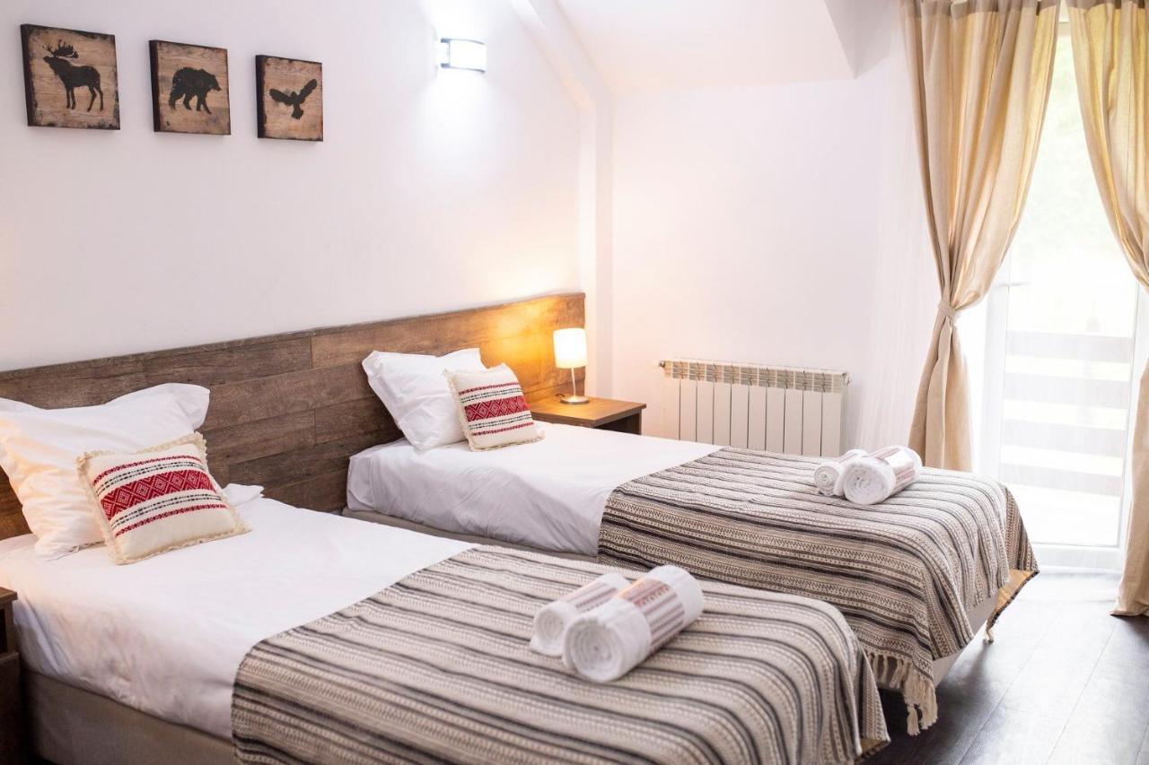 Hotel Floare De Colt Mînăstirea Humorului Exterior foto
